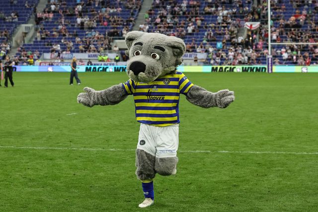 Warrington Wolves mascot Wolfie wins the half time mascot race during the Betfred Super League Magic Weekend match Leigh Leopards vs Warrington Wolves at Hill Dickinson Stadium, Liverpool, United Kingdom on 04 July 2026

(Photo by Mark Cosgrove/News Images)