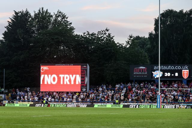 James Batchelor of Hull KR goes over but video review says no try as Leeds lead 30-8 during the Betfred Super League round 16 match Leeds Rhinos vs Hull KR at AMT Headingley Stadium, Leeds, United Kingdom on 26 June 2026

(Photo by Alfie Cosgrove/News Images)