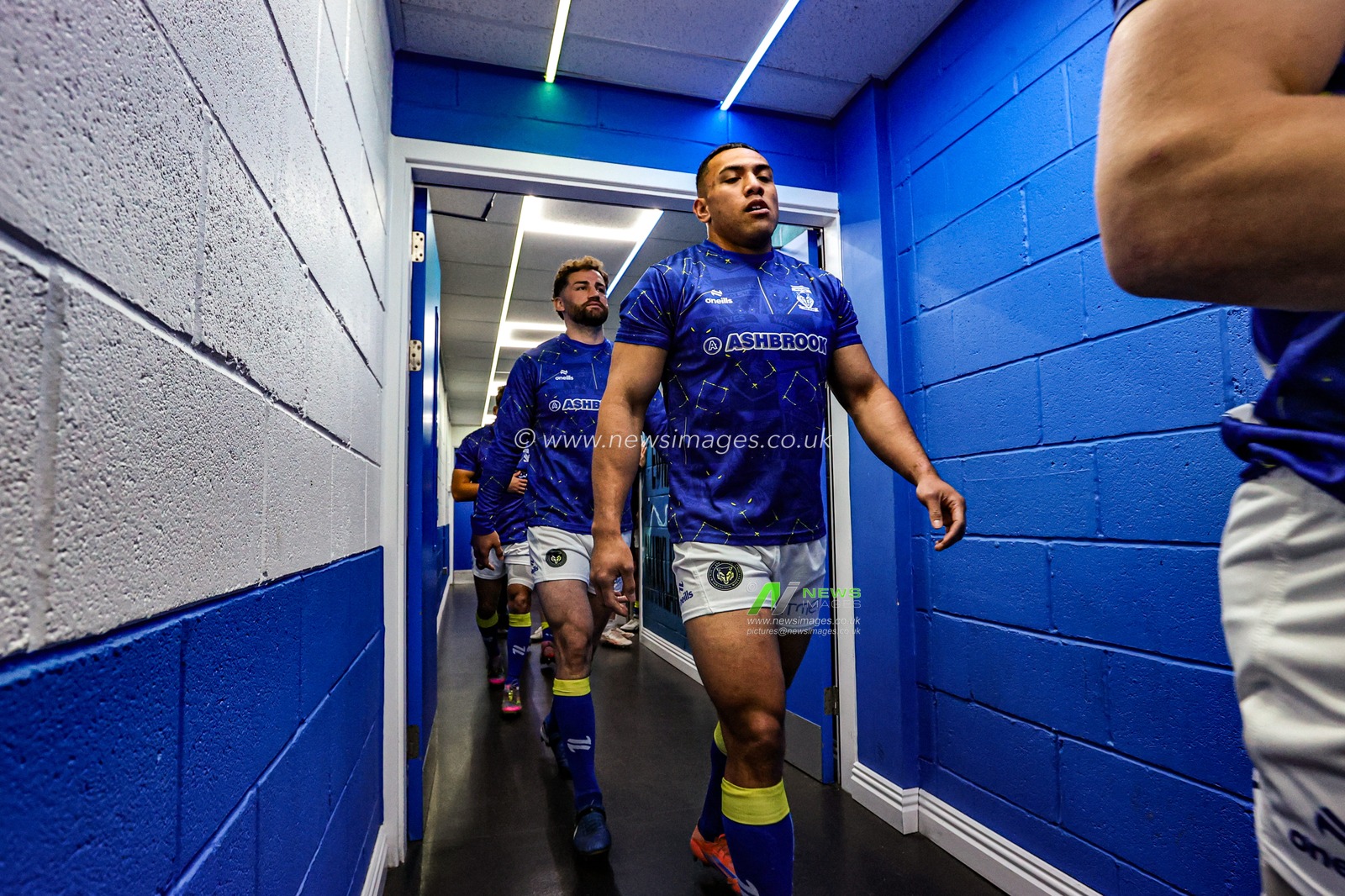 Albert Hopoate of Warrington Wolves comes out for the warmups during the Betfred Challenge Cup Quarter Final match Warrington Wolves vs Leigh Leopards at The Halliwell Jones Stadium, Warrington, United Kingdom on 11 April 2026

(Photo by Alfie Cosgrove/News Images)