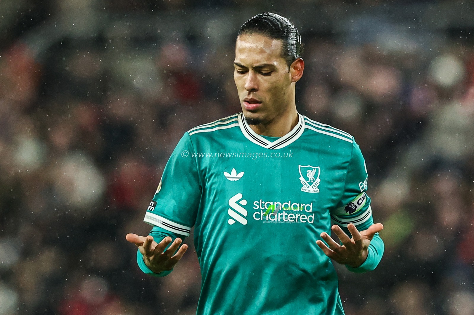 Virgil van Dijk of Liverpool during the Premier League match Sunderland vs Liverpool at Stadium Of Light, Sunderland, United Kingdom on 11 February 2026

(Photo by Alfie Cosgrove/News Images)