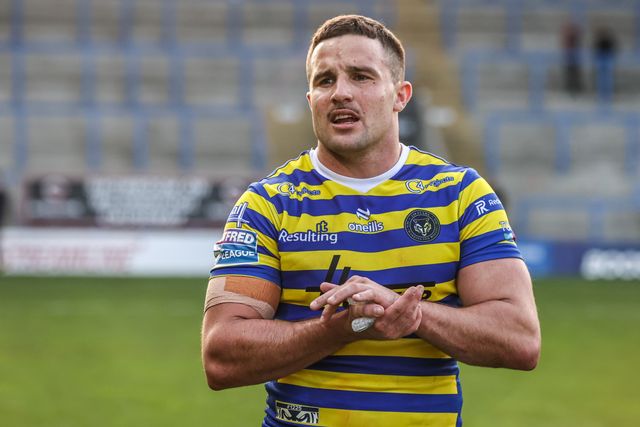 Josh Smith of Warrington Wolves applauds the fans after the game during the Betfred Super League round 5 match Warrington Wolves vs Castleford Tigers at The Halliwell Jones Stadium, Warrington, United Kingdom on 21 March 2026

(Photo by Alfie Cosgrove/News Images)