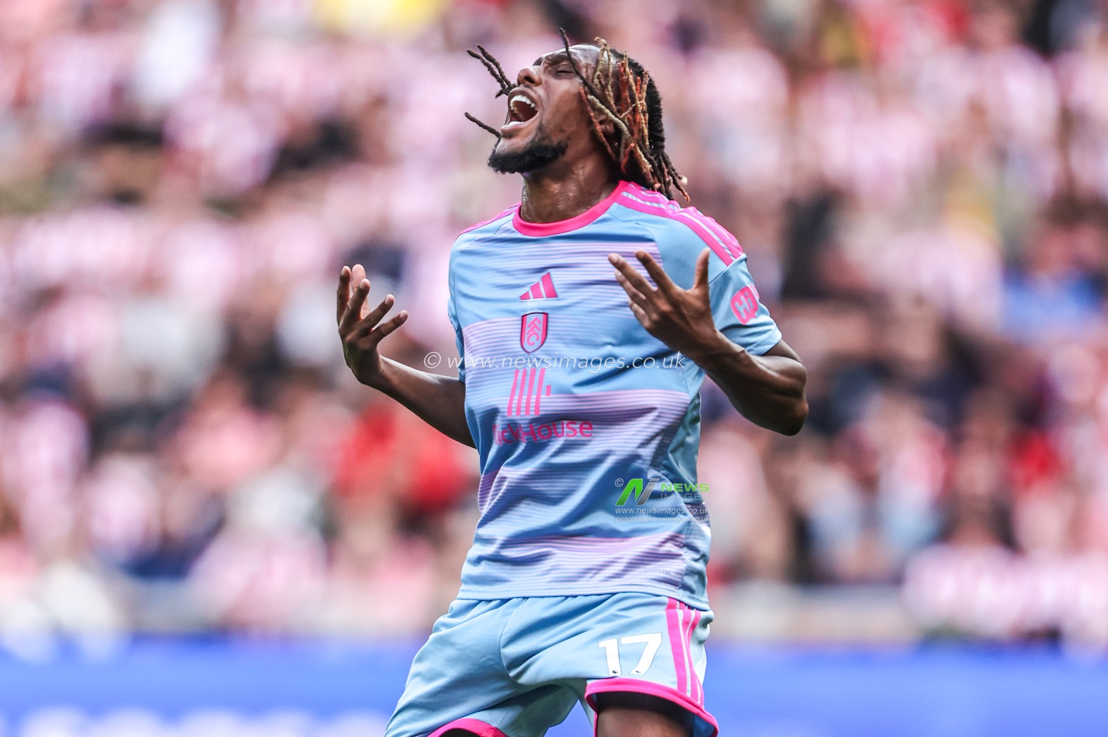 Alex Iwobi of Fulham reacts during the Premier League match Sunderland vs Fulham at Stadium Of Light, Sunderland, United Kingdom on 30 August 2026

(Photo by Alfie Cosgrove/News Images)