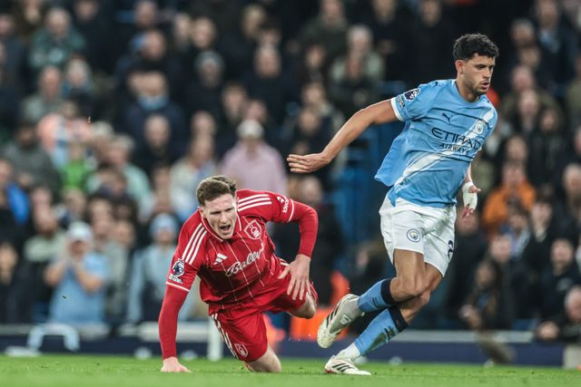 Elliot Anderson of Nottingham Forest is fouled by Matheus Nunes of Manchester City during the Premier League match Manchester City vs Nottingham Forest at Etihad Stadium, Manchester, United Kingdom on 04 March 2026

(Photo by Mark Cosgrove/News Images)