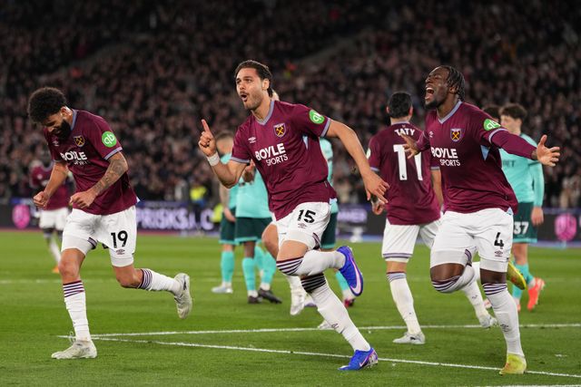 Konstantinos Mavropanos of West Ham United scores and celebrates during the Premier League match West Ham United vs Wolverhampton Wanderers at London Stadium, London, United Kingdom on 10 April 2026

(Photo by Harvey Murphy/News Images)