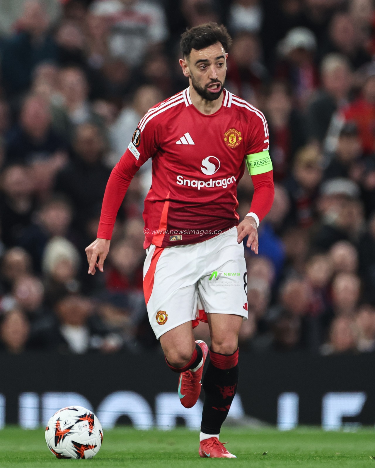 Bruno Fernandes of Manchester United in action during the UEFA Europa League Quarter-finals match Manchester United vs Lyon at Old Trafford, Manchester, United Kingdom, 17th April 2025

(Photo by Mark Cosgrove/News Images)