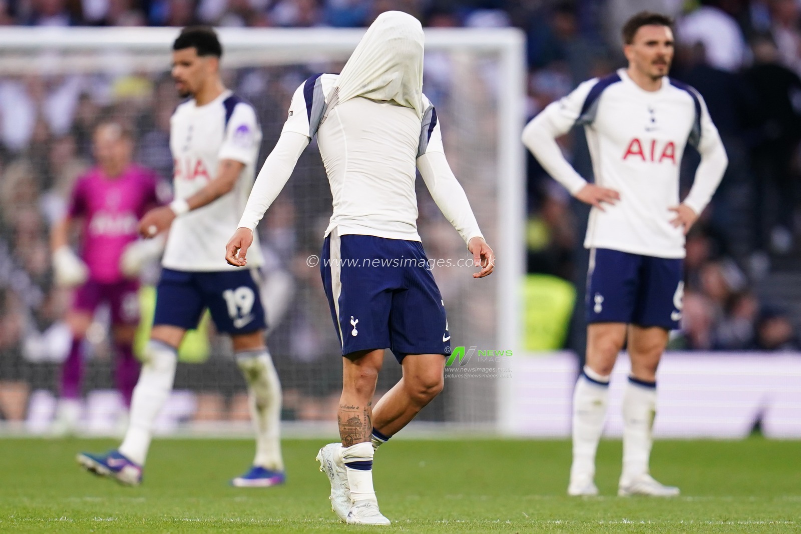 Xavi Simons of Tottenham Hotspur visually frustrated as his side concede late during the Premier League match Tottenham Hotspur vs Brighton & Hove Albion at Tottenham Hotspur Stadium, London, United Kingdom on 18 April 2026

(Photo by Harvey Murphy/News Images)