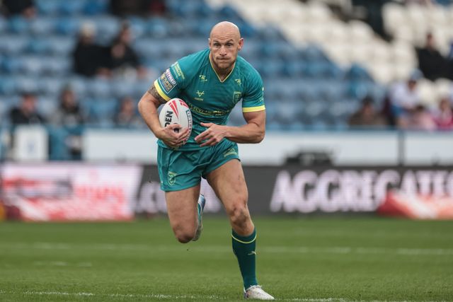 Dean Hadley of Hull KR breaks with the ball during the Betfred Super League Round 4 match Huddersfield Giants vs Hull KR at Accu Stadium, Huddersfield, United Kingdom on 08 March 2026

(Photo by Mark Cosgrove/News Images)