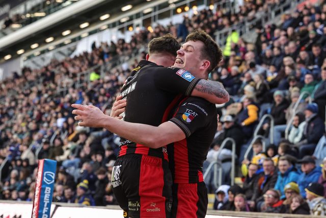 Josh Thewlis of Warrington Wolves celebrates his try during the Betfred Super League round 6 match Leeds Rhinos vs Warrington Wolves at AMT Headingley Stadium, Leeds, United Kingdom on 29 March 2026

(Photo by Mark Cosgrove/News Images)