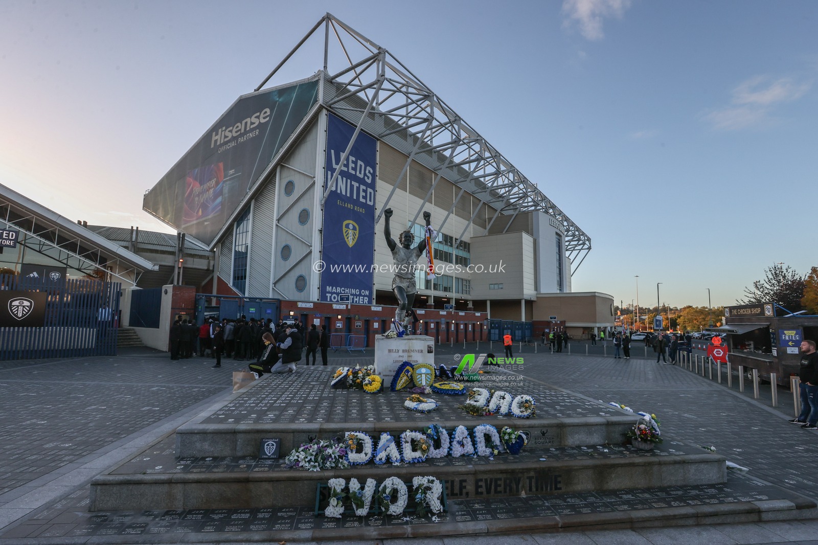 The Billy Bremner statue outside of Elland Road ahead of the Sky Bet Championship match Leeds United vs Watford at Elland Road, Leeds, United Kingdom, 22nd October 2024

(Photo by Alfie Cosgrove/News Images)
