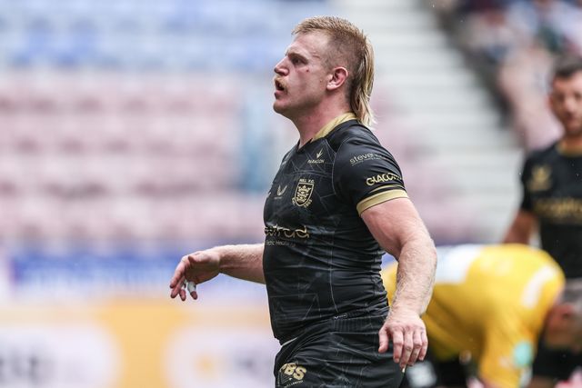 Brad Fash of Hull FC during pre-game warm up during the Betfred Super League Round 19 match Wigan Warriors vs Hull FC at The Brick Community Stadium, Wigan, United Kingdom, 19th July 2025

(Photo by Alfie Cosgrove/News Images)