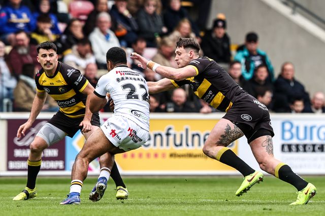Jason Qareqare of Castleford Tigers is tackled by Sam Wood of York Knights during the Betfred Super League round 12 match York Knights vs Castleford Tigers at LNER Community Stadium, York, United Kingdom on 16 May 2026

(Photo by Alfie Cosgrove/News Images)