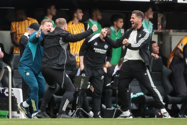 Eddie Howe manager of Newcastle United celebrates the goal of Harvey Barnes of Newcastle United with Jason Tindall Newcastle United first team coach during the Premier League match Newcastle Untied vs Brighton & Hove Albion at St. James's Park, Newcastle, United Kingdom on 02 May 2026

(Photo by Mark Cosgrove/News Images)