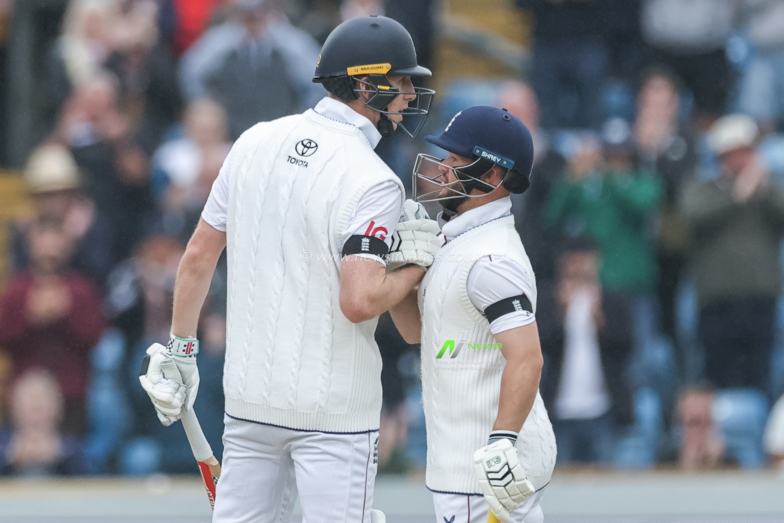 Zak Crawley of England celebrates a half century with Ben Duckett of England during the 1st Rothesay Test Match Day 5 England vs India at Headingley Cricket Ground, Leeds, United Kingdom, 24th June 2025

(Photo by Mark Cosgrove/News Images)