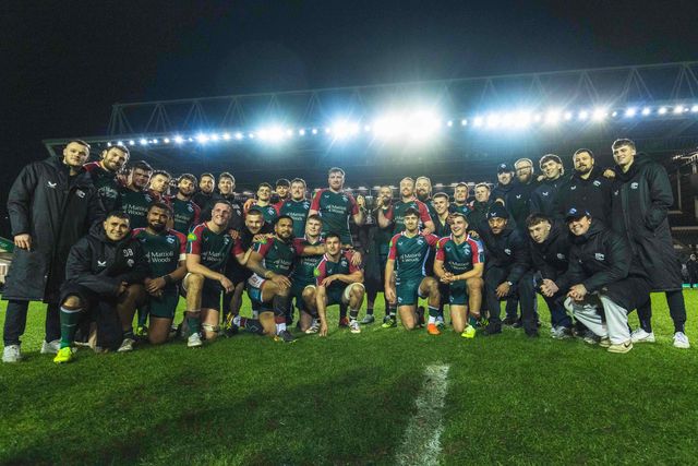 Leicester Tigers squad that retain the Slater Cup during the Gallagher Premiership match Leicester Tigers vs Gloucester Rugby at Mattioli Woods Welford Road Stadium, Leicester, United Kingdom, 19th December 2025

(Photo by Craig Evans/News Images)

*** GER AUT SUI OUT ***