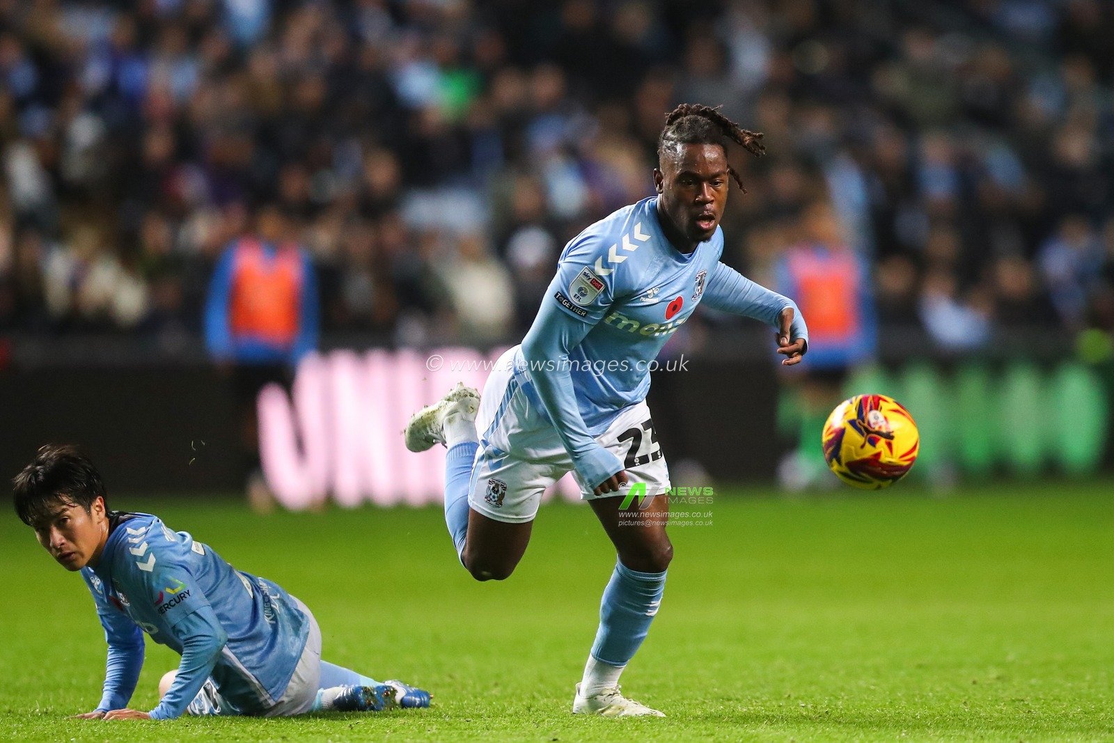 Brandon Thomas-Asante of Coventry City in action during the Sky Bet Championship match Coventry City vs Derby County at Coventry Building Society Arena, Coventry, United Kingdom, 6th November 2024

(Photo by Gareth Evans/News Images)
