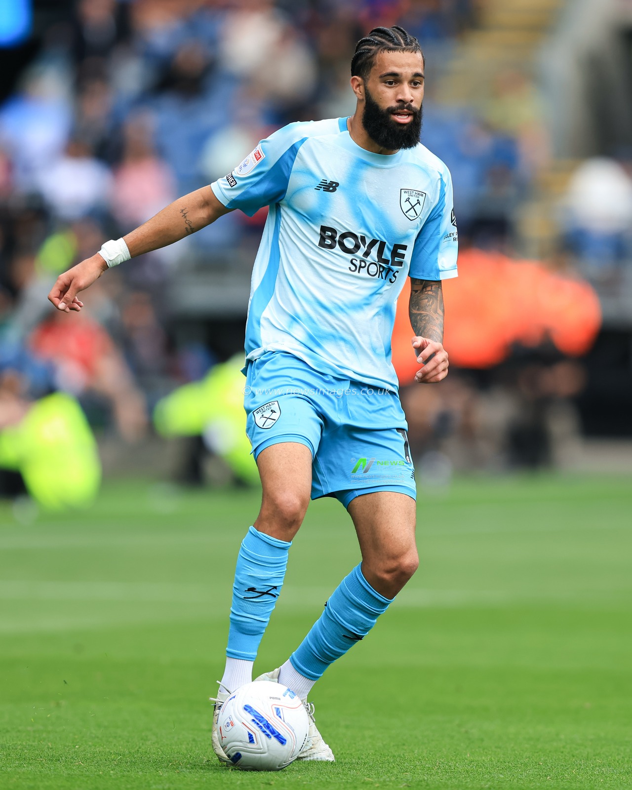 Pablo De Jesus of West Ham United with ball at his feet during the Sky Bet Championship match Burnley vs West Ham United at Turf Moor, Burnley, United Kingdom on 16 August 2026

(Photo by Jorge Horsted/News Images)