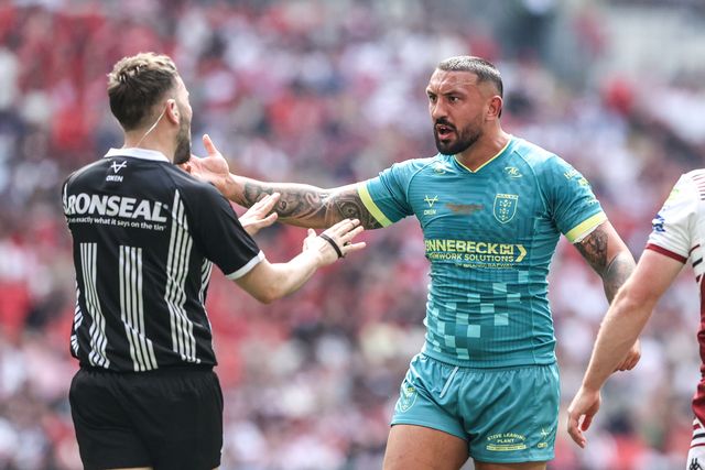 Elliot Minchella of Hull KR appeals to referee Liam Moore during the Betfred Challenge Cup Final match Wigan Warriors vs Hull KR at Wembley Stadium, London, United Kingdom on 30 May 2026

(Photo by Alfie Cosgrove/News Images)
