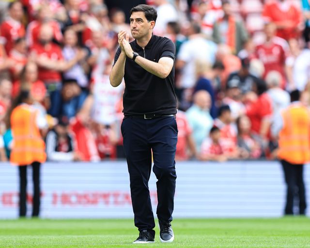 Liverpool manager Andoni Iraola claps fans during the pre-season friendly match Liverpool vs Monaco at Anfield, Liverpool, United Kingdom on 09 August 2026

(Photo by Jorge Horsted/News Images)