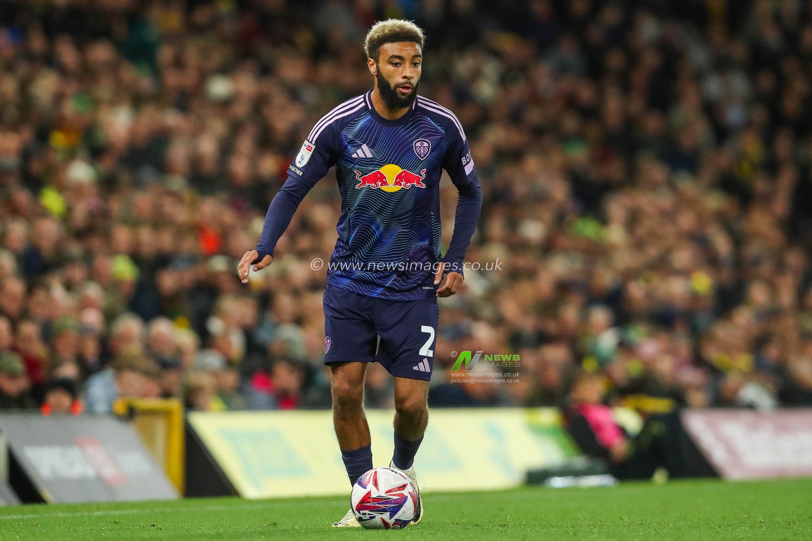 Jayden Bogle of Leeds United runs with the ball during the Sky Bet Championship match Norwich City vs Leeds United at Carrow Road, Norwich, United Kingdom, 1st October 2024

(Photo by Izzy Poles/News Images)