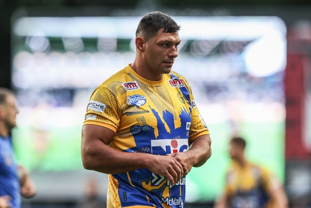 Ryan Hall of Leeds Rhinos in the pre-game warm up during the Betfred Super League round 23 match Leeds Rhinos vs Hull KR at Headingley Stadium, Leeds, United Kingdom, 21st August 2025

(Photo by Alfie Cosgrove/News Images)
