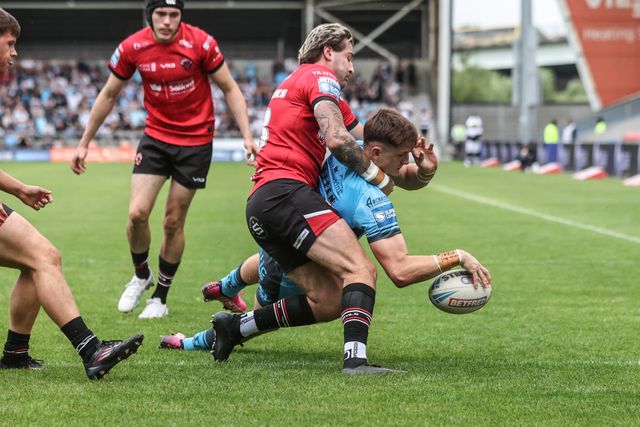 Davy Litten of Hull FC drops the ball on the try line during the Betfred Super League round 15 match Salford Red Devils vs Hull FC at Salford Community Stadium, Eccles, United Kingdom, 22nd June 2025

(Photo by Alfie Cosgrove/News Images)