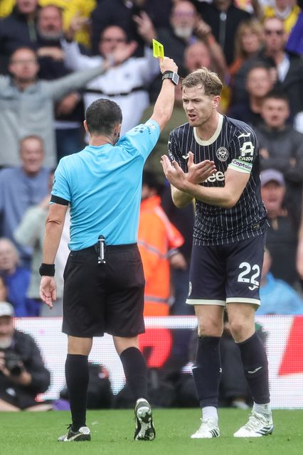 Referee Tony Harrington gives a yellow card to Nathan Collins of Brentford during the Premier League match Leeds United vs Brentford at Elland Road, Leeds, United Kingdom on 30 August 2026

(Photo by Mark Cosgrove/News Images)