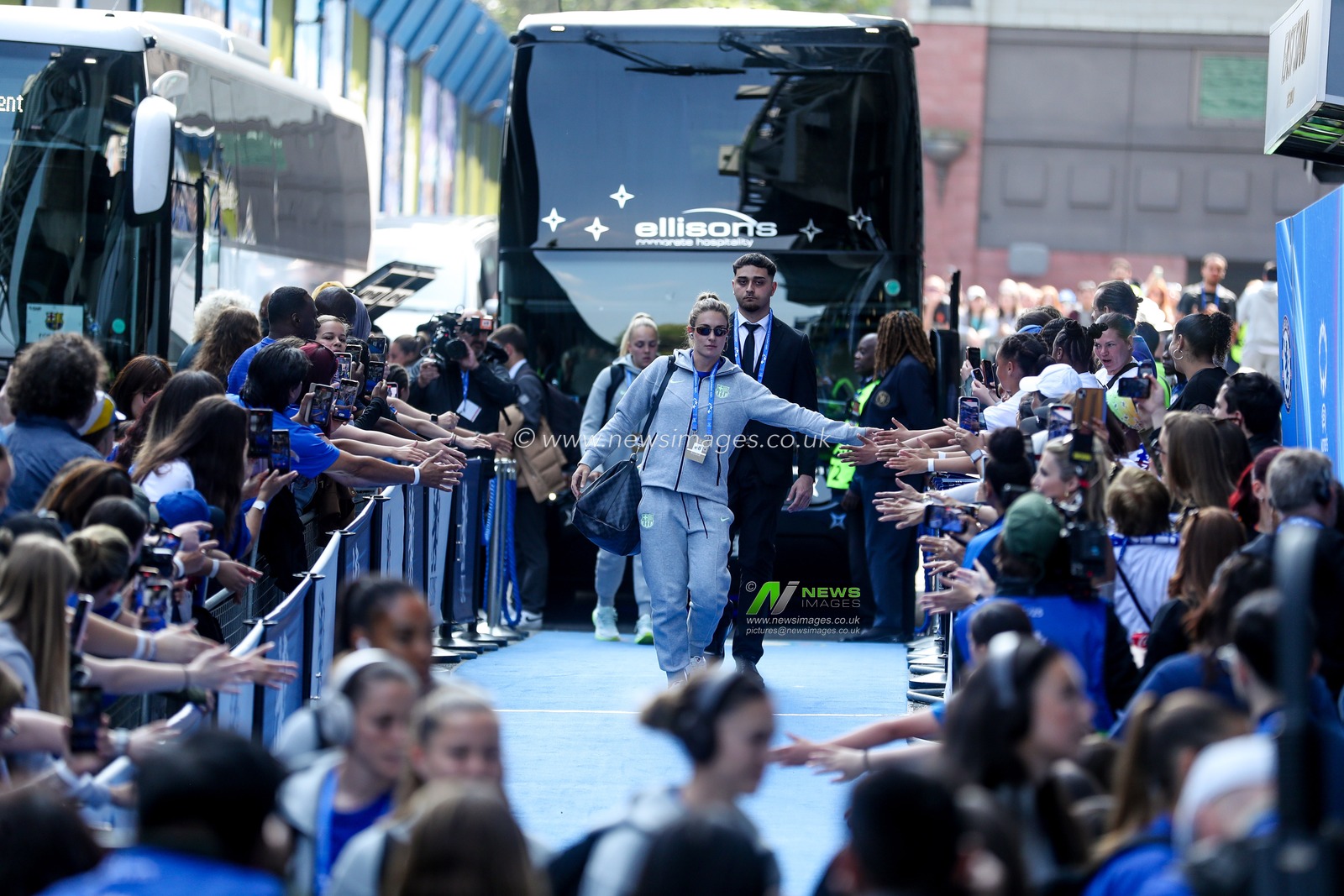 Barcelona Femeni arrive at Stamford Bridge prior to the UEFA Women's Champions League Semi-Final match Chelsea vs Barcelona at Stamford Bridge, London, United Kingdom, 27th April 2025

(Photo by Izzy Poles/News Images)