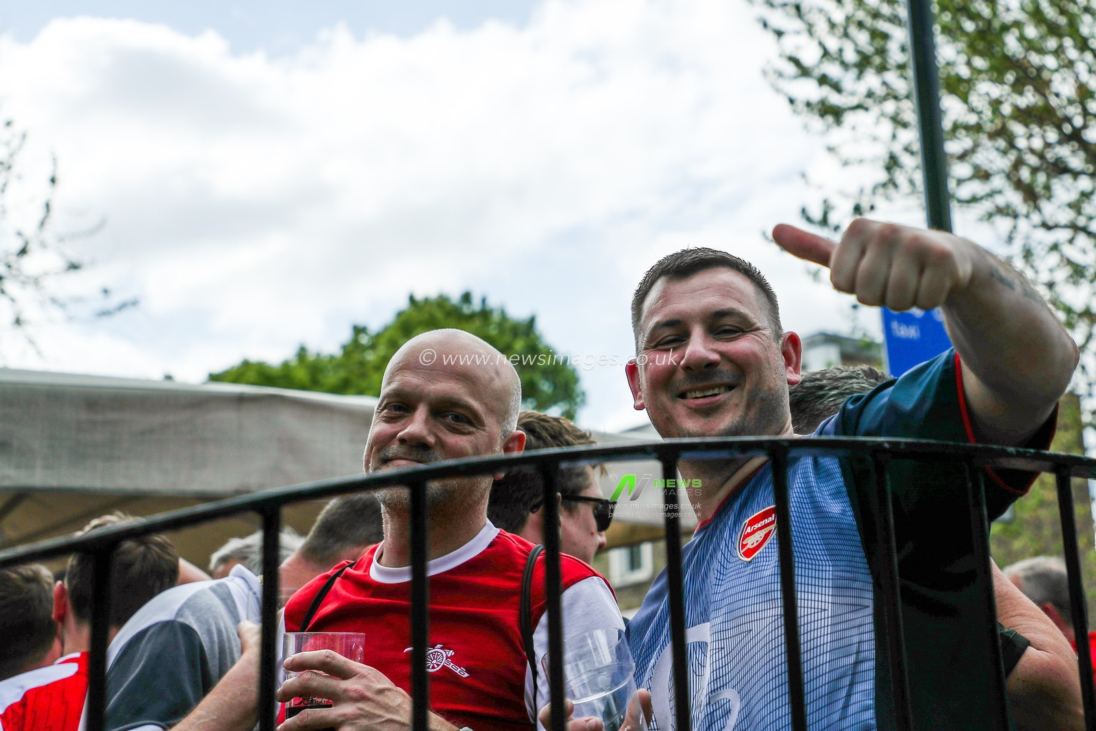 Fans enjoy a pre-match pint at the Tollington prior to the Premier League match Arsenal vs Bournemouth at Emirates Stadium, London, United Kingdom, 3rd May 2025

(Photo by Izzy Poles/News Images)