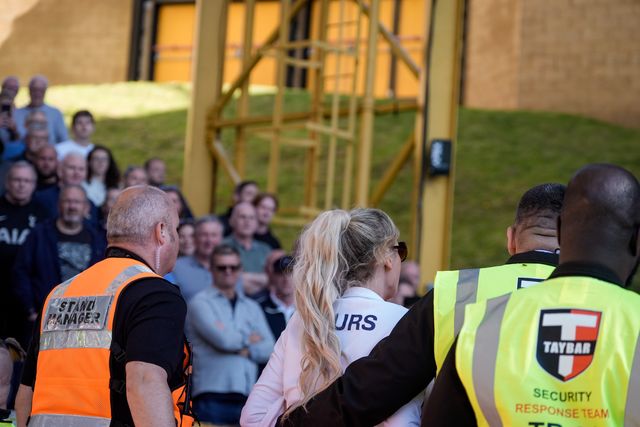 Spurs players in an altercation with Wolves players during the Premier League match Wolverhampton Wanderers vs Tottenham Hotspur at Molineux, Wolverhampton, United Kingdom on 25 April 2026

(Photo by Maynard Manyowa/News Images)