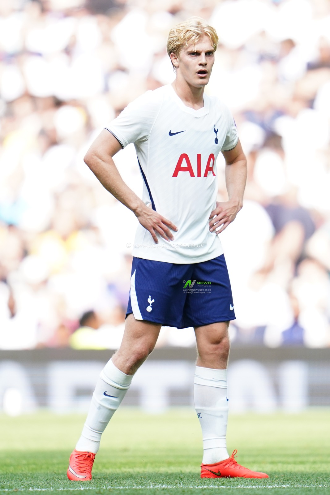 Lucas Bergvall of Tottenham Hotspur during the pre-season friendly match Tottenham Hotspur vs Hoffenheim at Tottenham Hotspur Stadium, London, United Kingdom on 15 August 2026

(Photo by Harvey Murphy/News Images)
