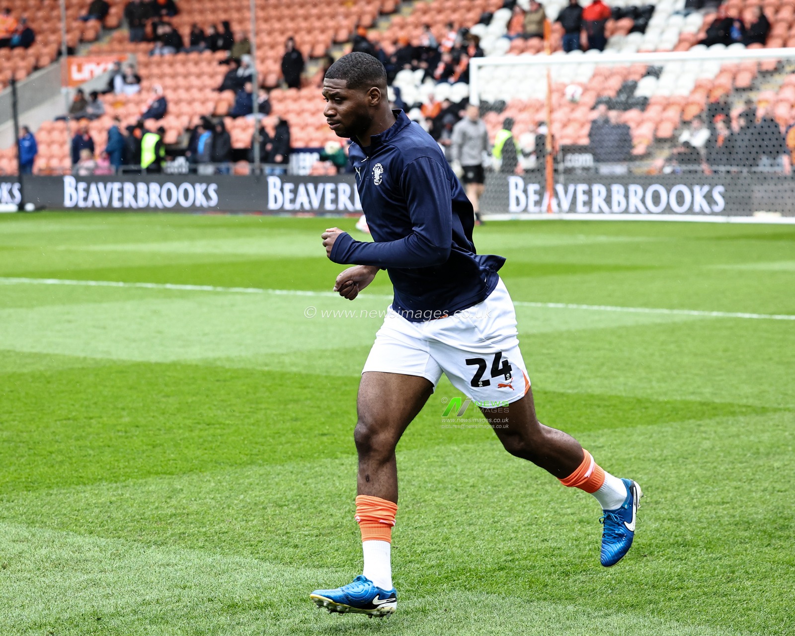 Odel Offiah of Blackpool in the pregame warmup session during the Sky Bet League 1 match Blackpool vs Bolton Wanderers at Bloomfield Road, Blackpool, United Kingdom, 29th March 2025

(Photo by Mark Cosgrove/News Images)