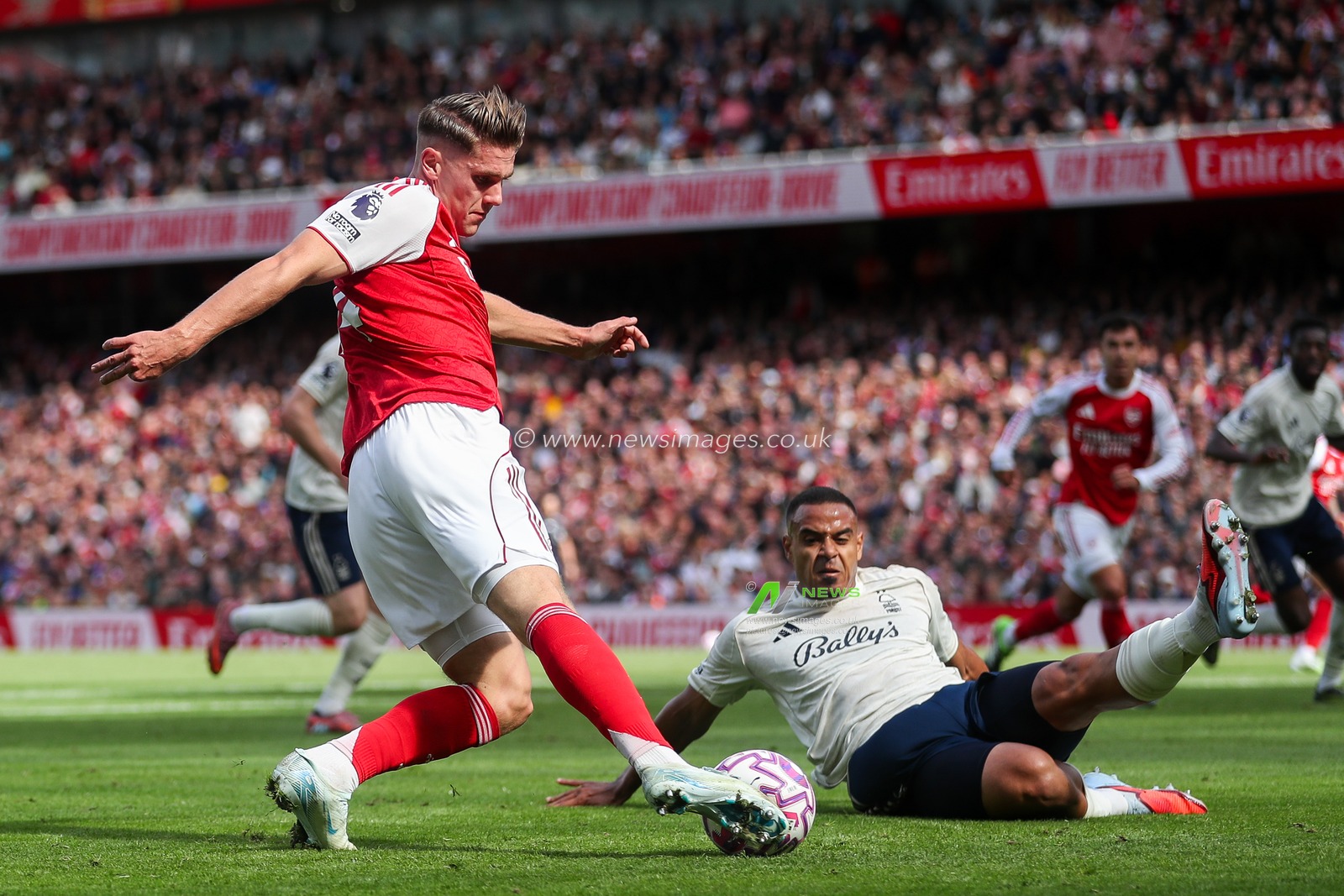 Viktor Gyokeres of Arsenal shoots during the Premier League match Arsenal vs Nottingham Forest at Emirates Stadium, London, United Kingdom, 13th September 2025

(Photo by Izzy Poles/News Images)