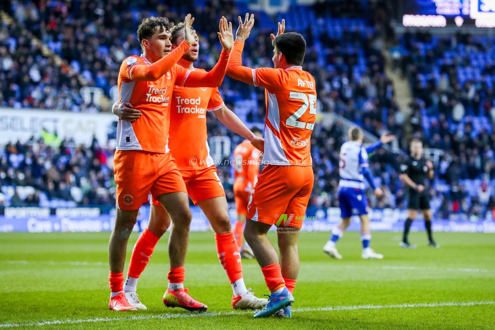 Rob Apter of Blackpool celebrates his goal with teammates to make it 0-2 during the Sky Bet League 1 match Reading vs Blackpool at Select Car Leasing Stadium, Reading, United Kingdom, 14th December 2024

(Photo by Izzy Poles/News Images)