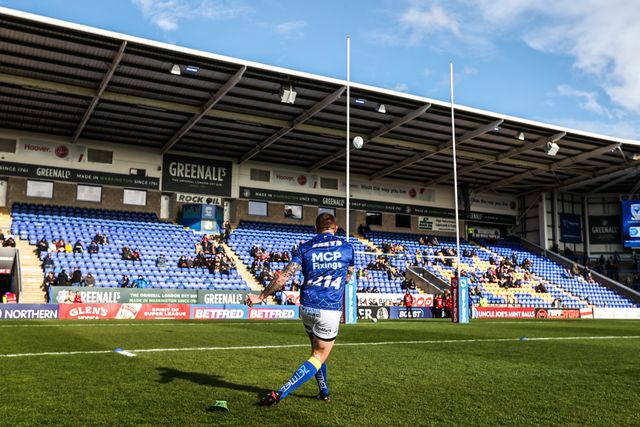 Marc Sneyd of Warrington Wolves in the pregame warmup session during the Betfred Challenge Cup Quarter Final match Warrington Wolves vs Leigh Leopards at The Halliwell Jones Stadium, Warrington, United Kingdom on 11 April 2026

(Photo by Alfie Cosgrove/News Images)