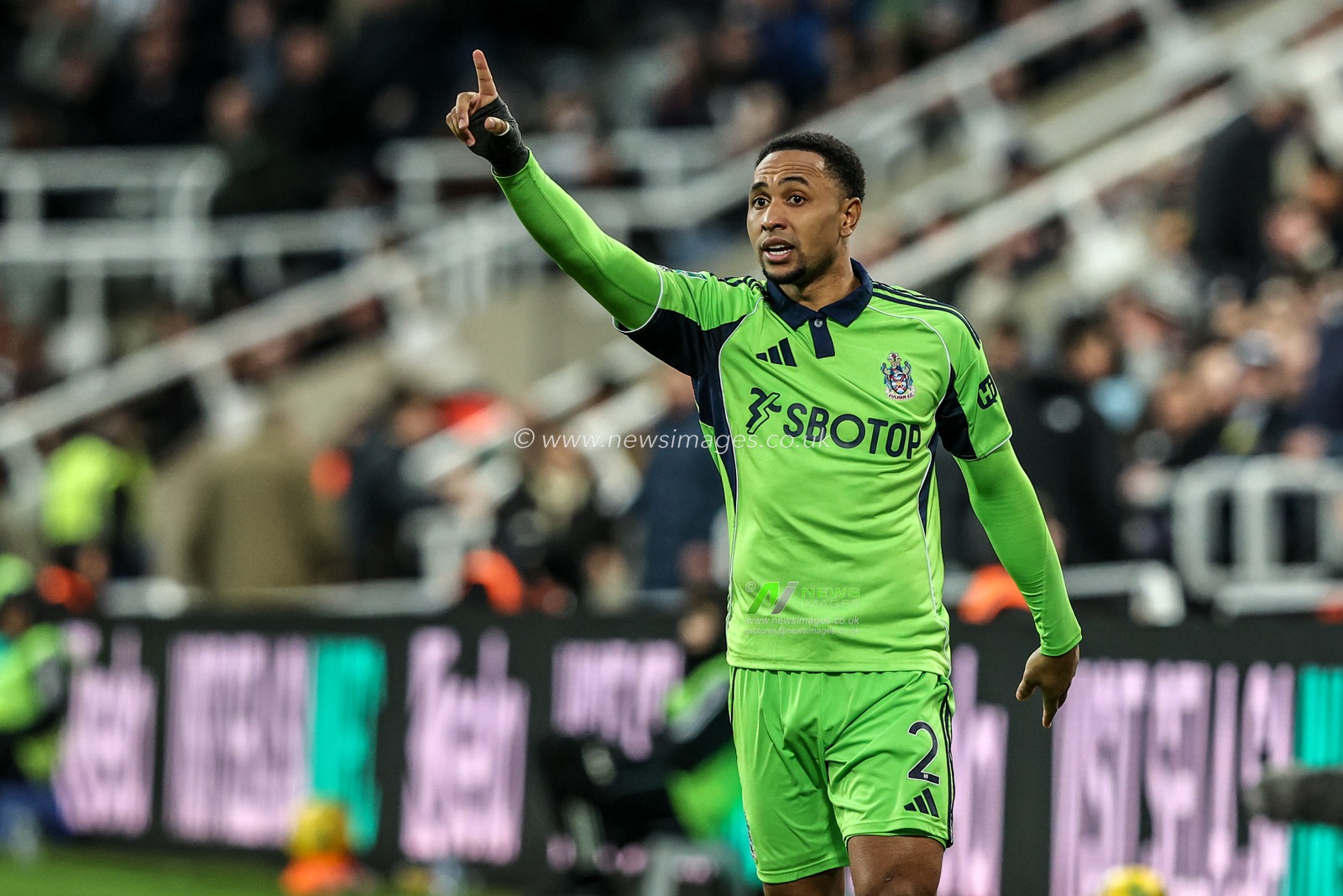 Kenny Tete of Fulham gives his team instructions during the Carabao Cup Quarter Final match Newcastle United vs Fulham at St. James's Park, Newcastle, United Kingdom, 17th December 2025

(Photo by Alfie Cosgrove/News Images)

*** GER AUT SUI OUT ***