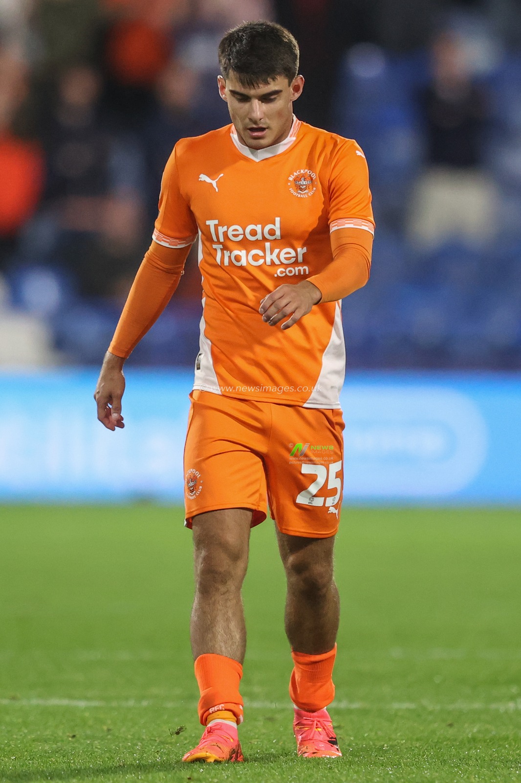 Rob Apter of Blackpool during the Sky Bet League 1 match Huddersfield Town vs Blackpool at John Smith's Stadium, Huddersfield, United Kingdom, 24th September 2024

(Photo by Alfie Cosgrove/News Images)