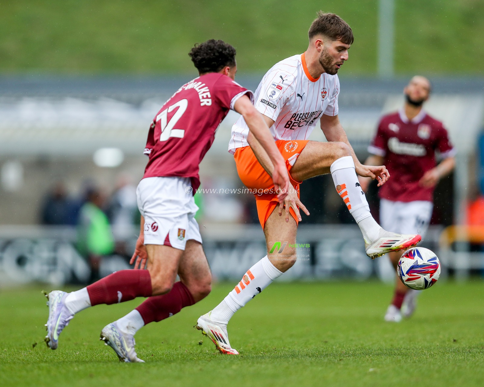 Tom Bloxhan of Blackpool controls the ball during the Sky Bet League 1 match Northampton Town vs Blackpool at Sixfields Stadium, Northampton, United Kingdom, 22nd March 2025

(Photo by Izzy Poles/News Images)