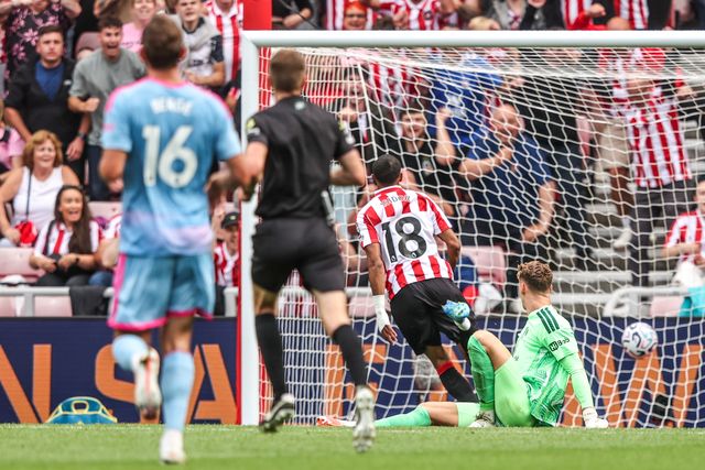 Wilson Isidor of Sunderland celebrates his goal to make it 1-0 during the Premier League match Sunderland vs Fulham at Stadium Of Light, Sunderland, United Kingdom on 30 August 2026

(Photo by Alfie Cosgrove/News Images)