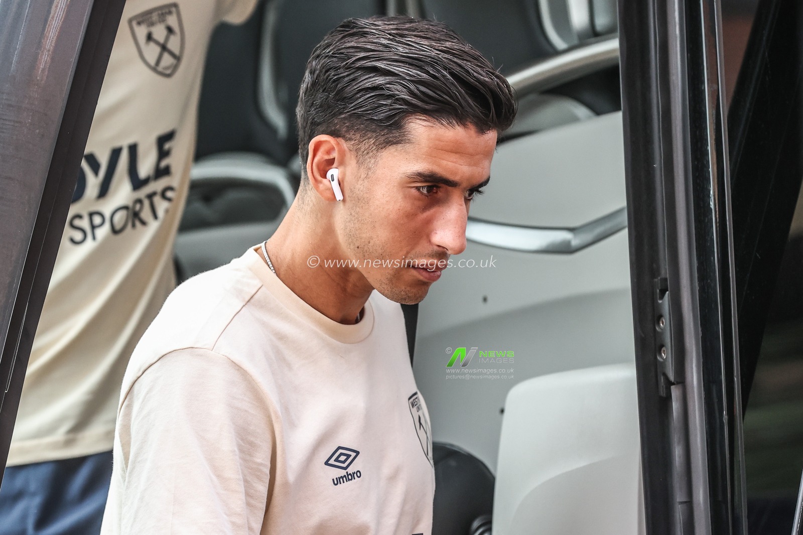 Nayef Aguerd West Ham United arrives during the Premier League match Sunderland vs West Ham United at Stadium Of Light, Sunderland, United Kingdom, 16th August 2025

(Photo by Alfie Cosgrove/News Images)