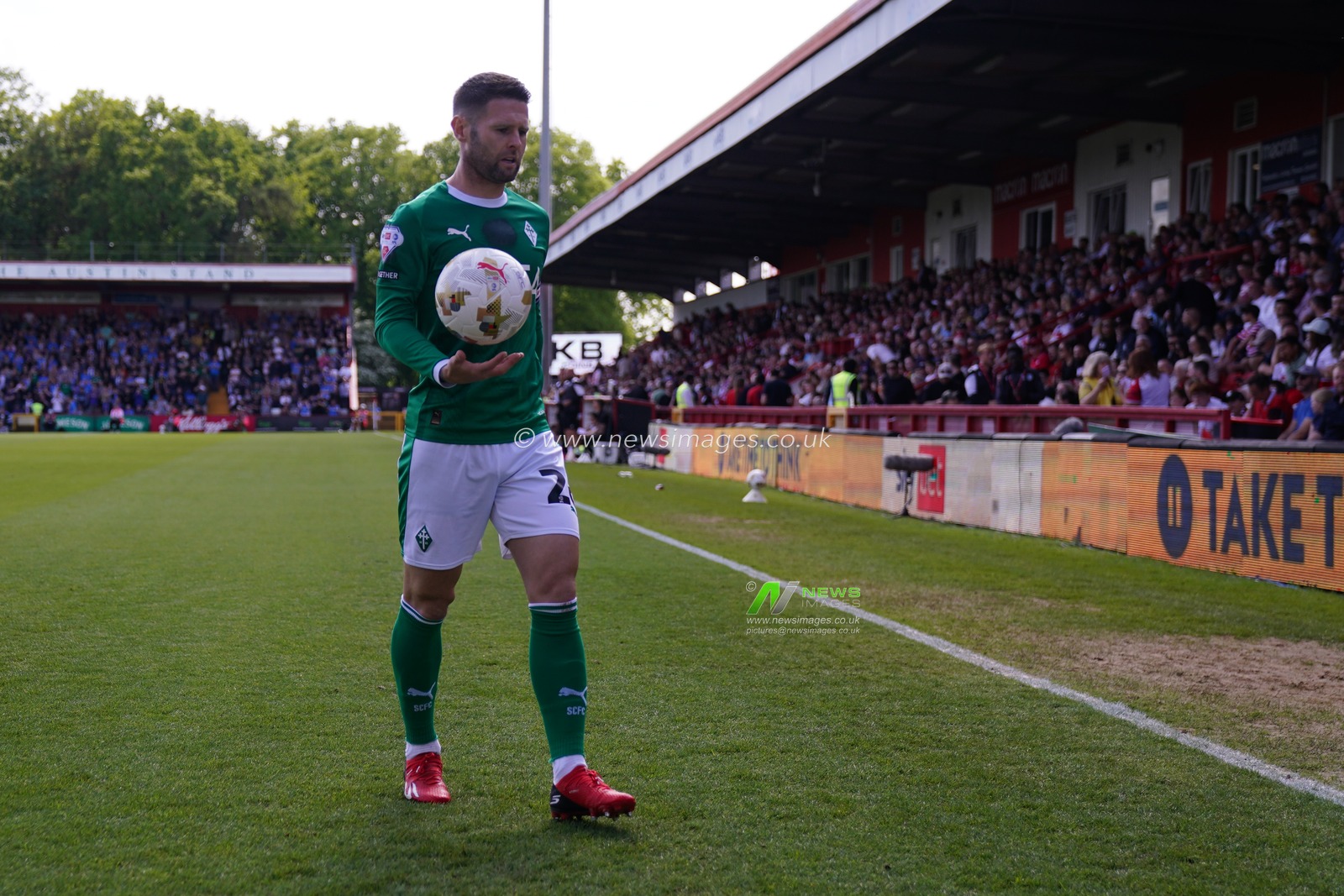 Oliver Norwood of Stockport County during the Sky Bet League One Playoffs Semi-Final match Stevenage vs Stockport County at Lamex Stadium, Stevenage, United Kingdom on 09 May 2026

(Photo by Harvey Murphy/News Images)