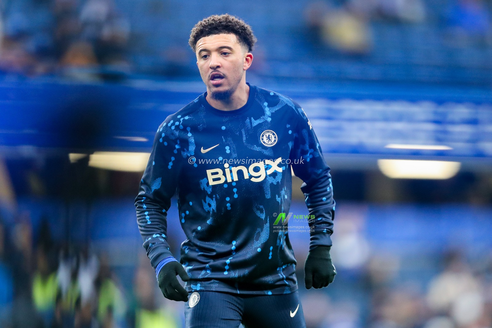 Jadon Sancho of Chelsea warms up prior to during the Premier League match Chelsea vs Fulham at Stamford Bridge, London, United Kingdom, 26th December 2024

(Photo by Izzy Poles/News Images)