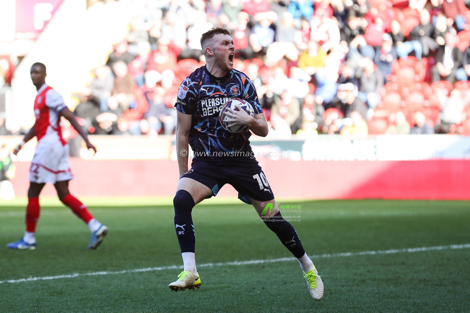 Sonny Carey of Blackpool celebrates his penalty to make it 1-1 during the Sky Bet League 1 match Rotherham United vs Blackpool at New York Stadium, Rotherham, United Kingdom, 5th April 2025

(Photo by Gareth Evans/News Images)