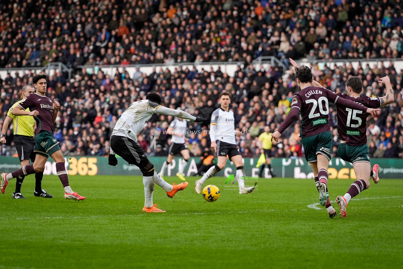 Patrick Agyemang of Derby Countyshoots on goal   during the Sky Bet Championship match Derby County vs Swansea City at Pride Park Stadium, Derby, United Kingdom on 14 February 2026

(Photo by Maynard Manyowa/News Images)