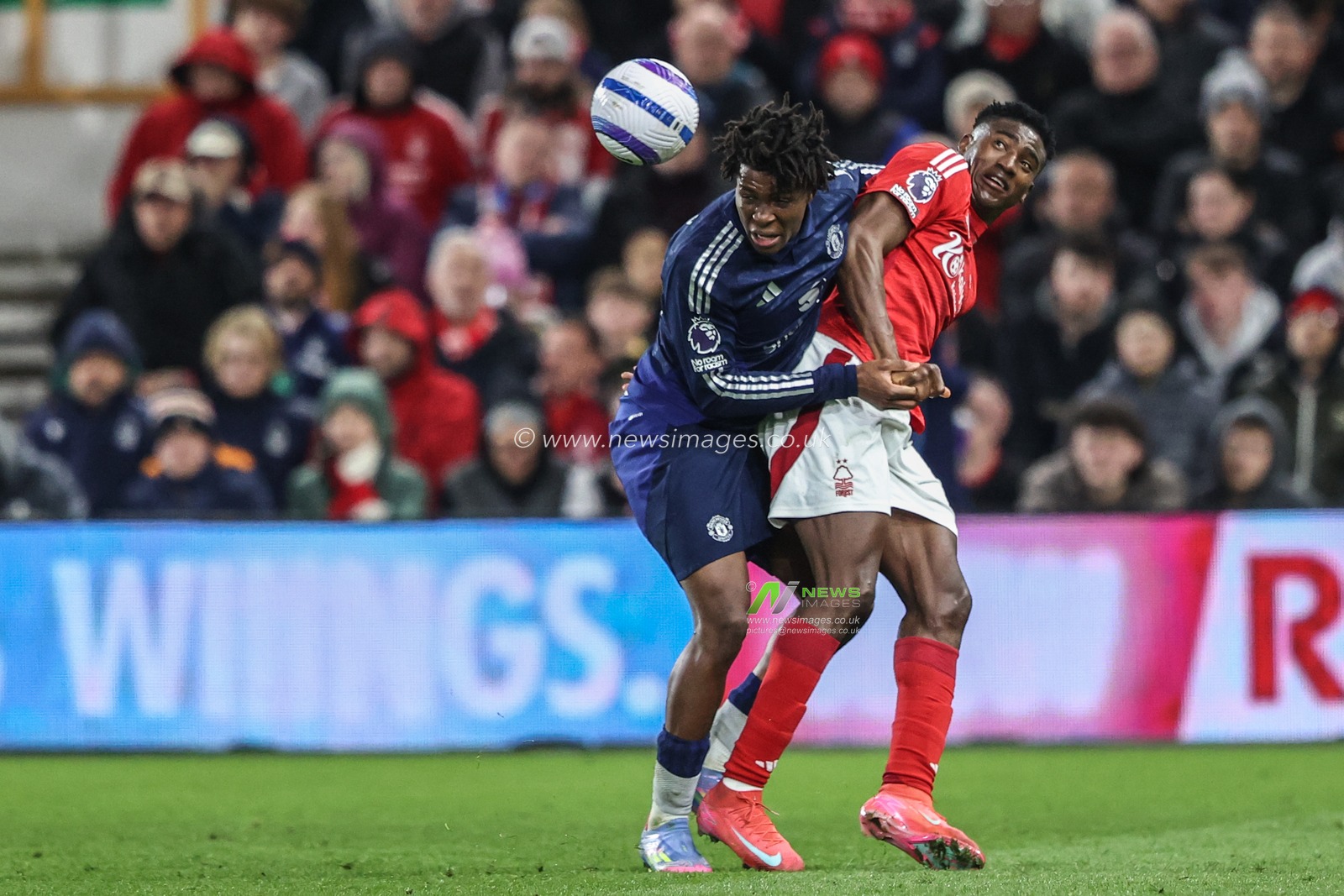 Patrick Dorgu of Manchester United wins the high ball during the Premier League match Nottingham Forest vs Manchester United at City Ground, Nottingham, United Kingdom, 1st April 2025

(Photo by Alfie Cosgrove/News Images)