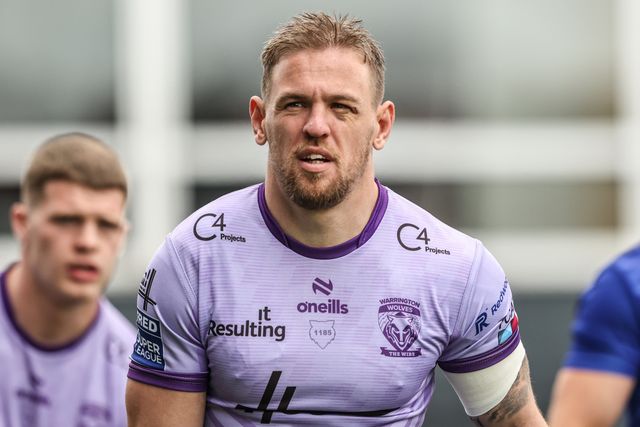 Matt Dufty of Warrington Wolves during pre-game warm up during the Betfred Super League Round 11 match Wakefield Trinity vs Warrington Wolves at DIY Kitchens Stadium, Wakefield, United Kingdom, 18th May 2025

(Photo by Alfie Cosgrove/News Images)
