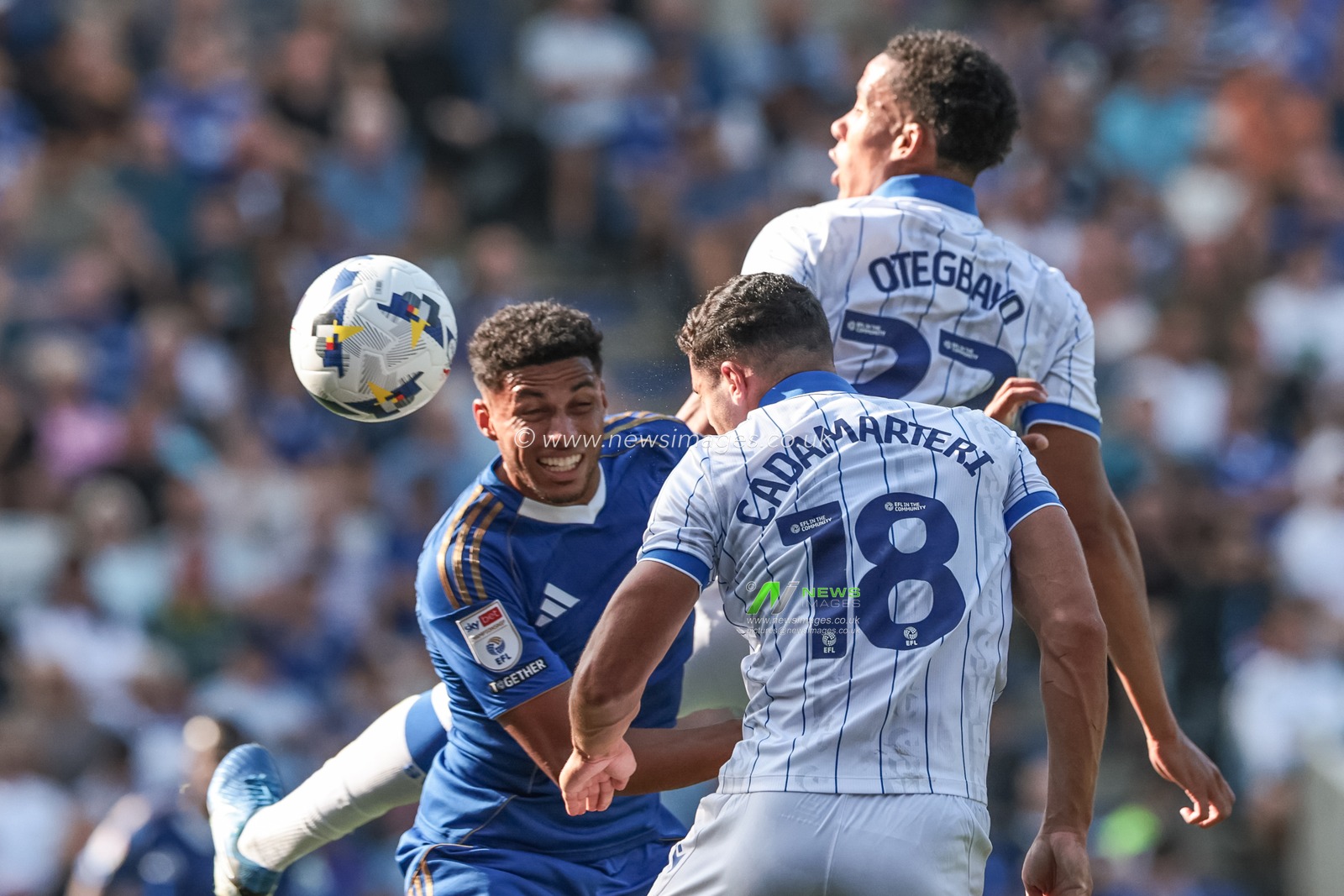 Bailey Cadamarteri of Sheffield Wednesday heads on goal during the Sky Bet Championship match Leicester City vs Sheffield Wednesday at King Power Stadium, Leicester, United Kingdom, 10th August 2025

(Photo by Mark Cosgrove/News Images)
