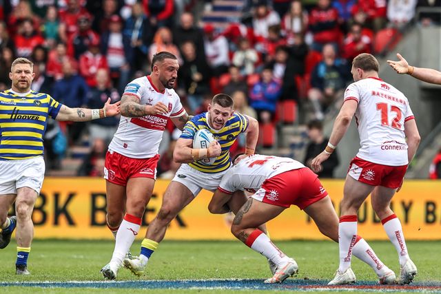 Danny Walker of Warrington Wolves is tackled by Elliot Minchella of Hull KR during the Betfred Challenge Cup Semi-Finals match Warrington Wolves vs Hull KR at Eco-Power Stadium, Doncaster, United Kingdom on 10 May 2026

(Photo by Alfie Cosgrove/News Images)