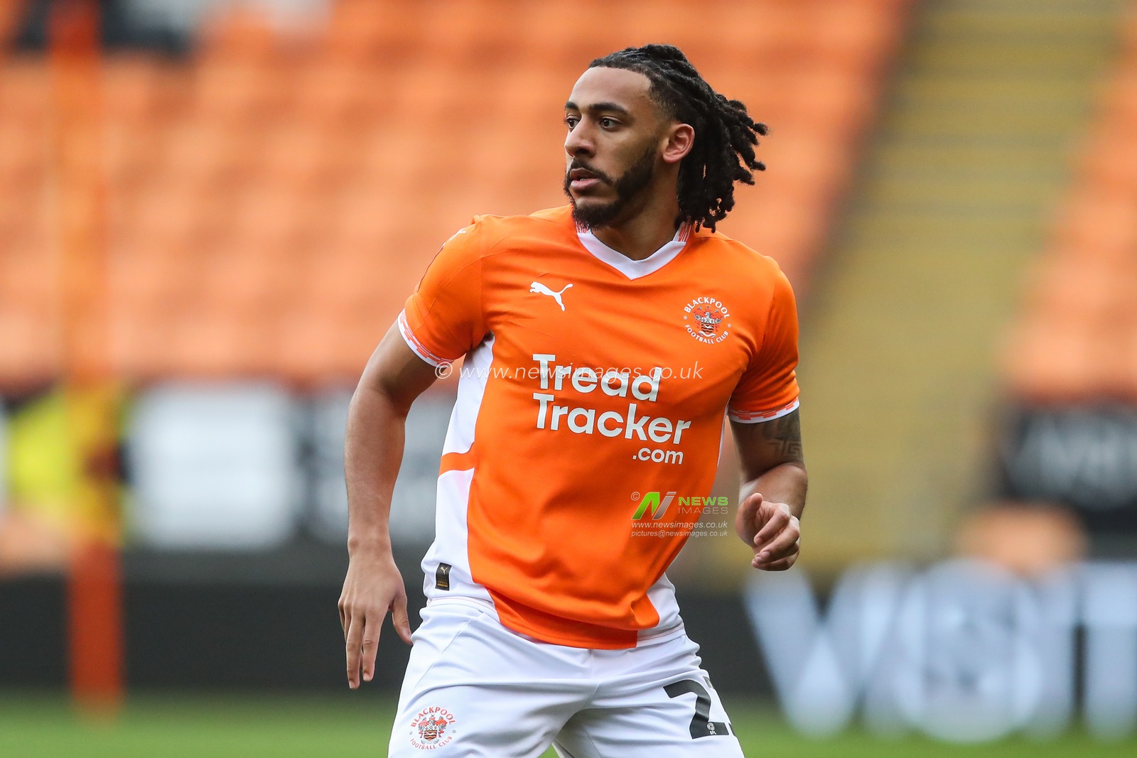 Dom Thompson of Blackpool during the Emirates FA Cup 2nd Round match Blackpool vs Birmingham City at Bloomfield Road, Blackpool, United Kingdom, 1st December 2024

(Photo by Gareth Evans/News Images)