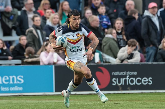 Charlie Staines of Catalans Dragons breaks with the ball during the Betfred Super League round 11 match Wakefield Trinity vs Catalans Dragons at DIY Kitchens Stadium, Wakefield, United Kingdom on 15 May 2026

(Photo by Mark Cosgrove/News Images)