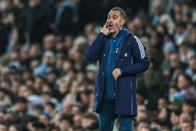 Vitor Pereira manager of Nottingham Forest gives his team instructions during the Premier League match Manchester City vs Nottingham Forest at Etihad Stadium, Manchester, United Kingdom on 04 March 2026

(Photo by Mark Cosgrove/News Images)